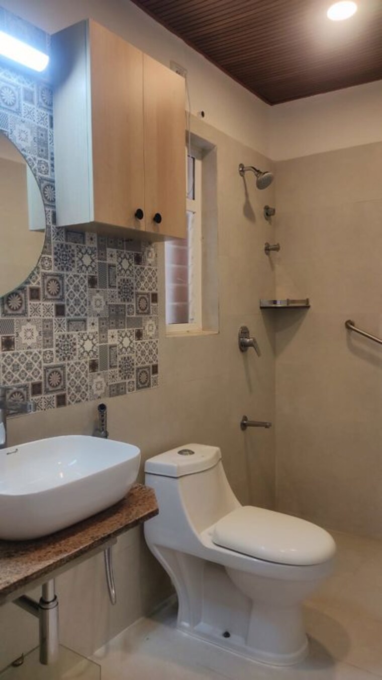 Bathroom, kings-crest 3 Bedroom 1200 Sq.Ft. Apartment In Jayamahal Bangalore 10597060