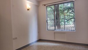 Room in 3 BHK Apartment at Kings Crest, Jayamahal – for Rent