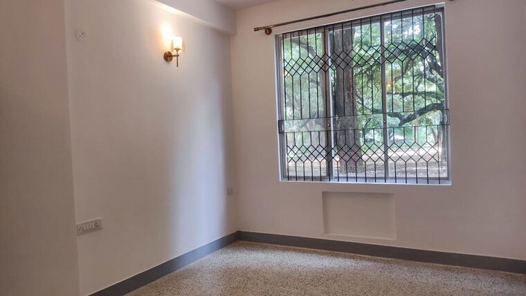 Room, kings-crest 3 Bedroom 1200 Sq.Ft. Apartment In Jayamahal Bangalore 10597060