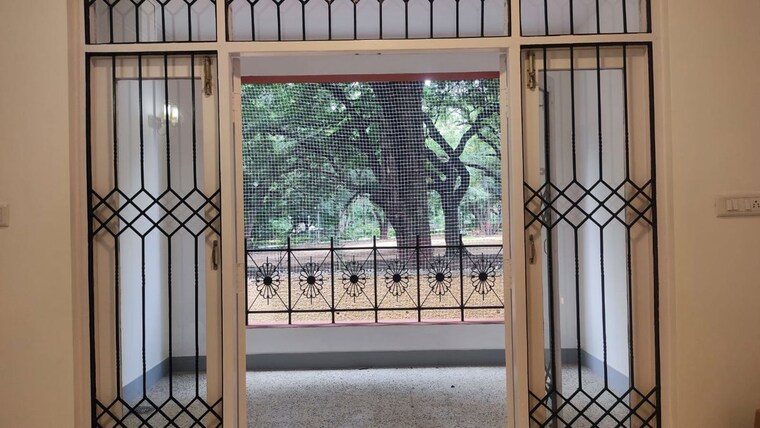 Balcony, kings-crest 3 Bedroom 1200 Sq.Ft. Apartment In Jayamahal Bangalore 10597060