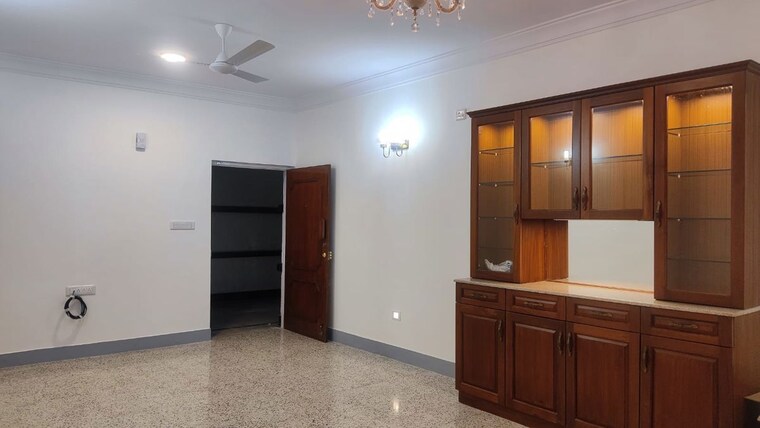Room, kings-crest 3 Bedroom 1200 Sq.Ft. Apartment In Jayamahal Bangalore 10597060