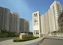 4 BHK + Servant Room Apartment For Rent in DLF Park Place