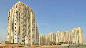 4 BHK Apartment – Exterior View View at DLF Park Place, Sector 54 - for Rent