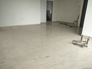 Room in 4 BHK Apartment at ND Palai Towers, Goregaon West – for Rent