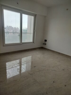 Room in 4 BHK Apartment at ND Palai Towers, Goregaon West – for Rent