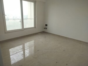 Room in 4 BHK Apartment at ND Palai Towers, Goregaon West – for Rent