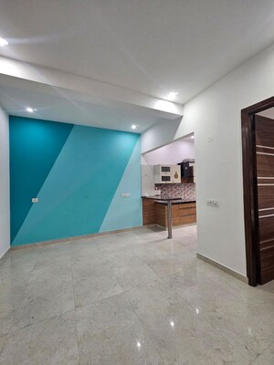 Room in 2 BHK Builder Floor at Sector 57 – for Rent