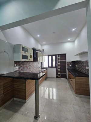 Kitchen in 2 BHK Builder Floor at Sector 57 – for Rent
