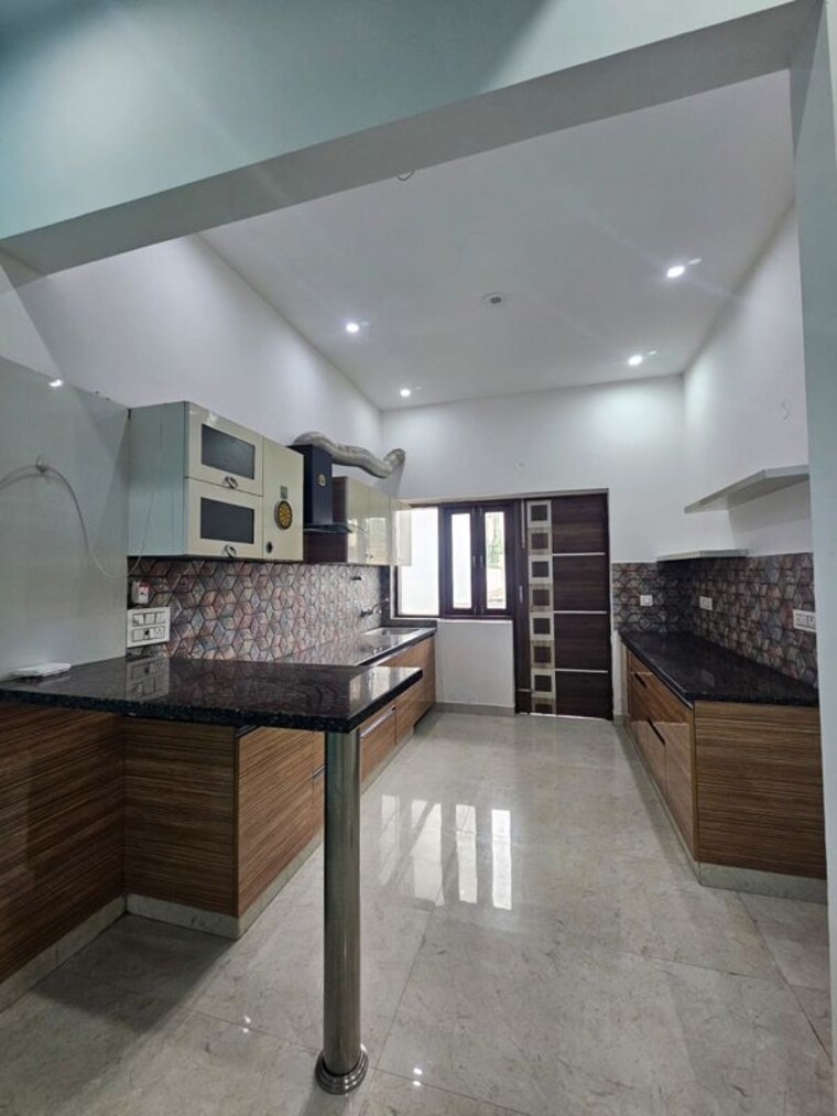 Kitchen, sector 57 2 Bedroom 1200 Sq.Ft. Builder Floor In Sector 57 Gurgaon 10597192
