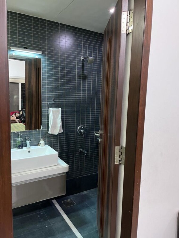 Bathroom, kakade-residency 3 Bedroom 1325 Sq.Ft. Apartment In Warje Pune 10597156