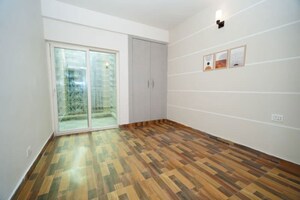 Room in 3 BHK Apartment at Migsun Twiinz, Eta Ii Greater Noida – for Sale