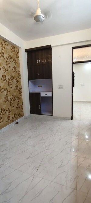 Room in 1 BHK Builder Floor at Maya Homes, Indrapuram – for Rent