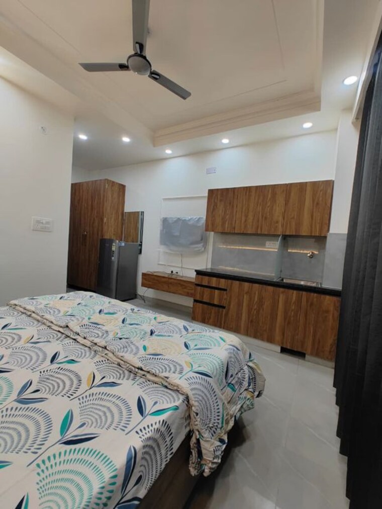 Bedroom, dlf phase v 1 RK 300 Sq.Ft. Builder Floor In Dlf Phase V Gurgaon 10597225