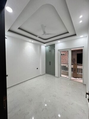 Room in 3 BHK Builder Floor at Ultima 107, Sector 104 – for Sale