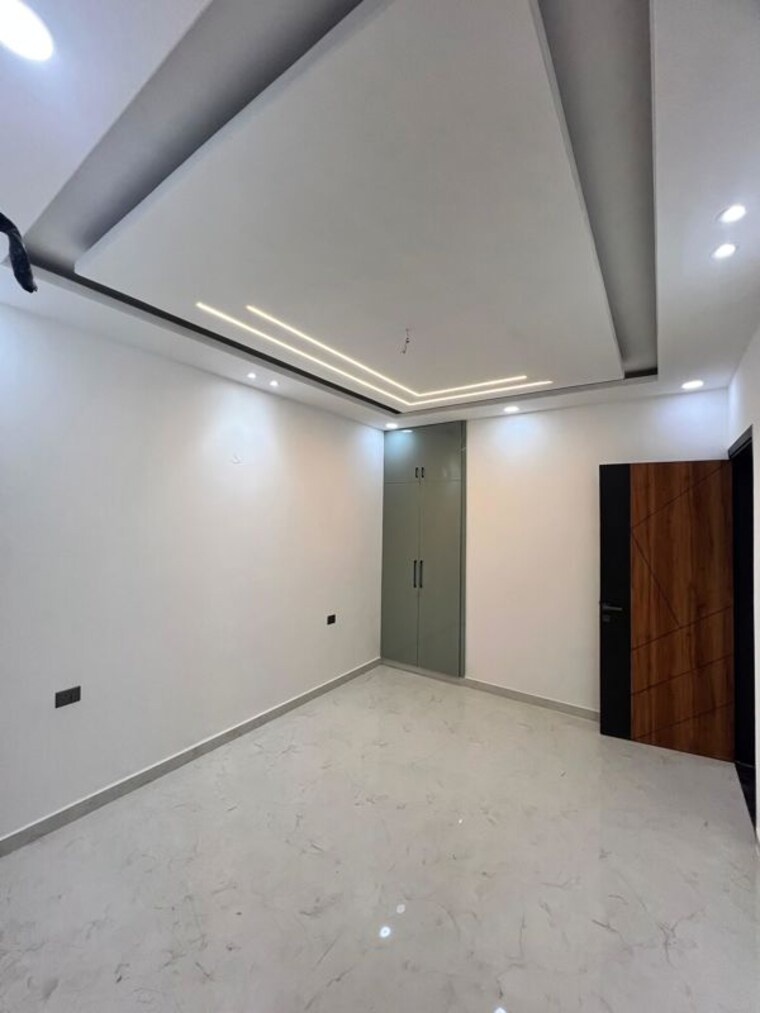 Room, ultima-107 3 Bedroom 1725 Sq.Ft. Builder Floor In Sector 104 Noida 10597229