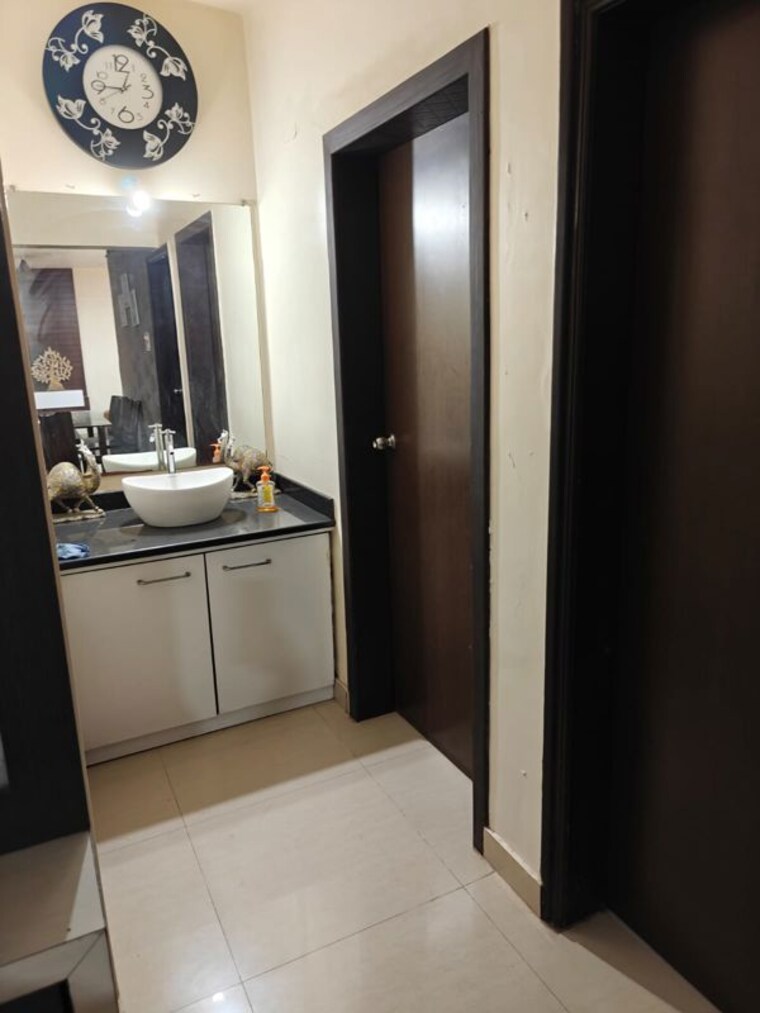 Bathroom, bramha-avenue 3 Bedroom 1500 Sq.Ft. Apartment In Kondhwa Pune 10413936
