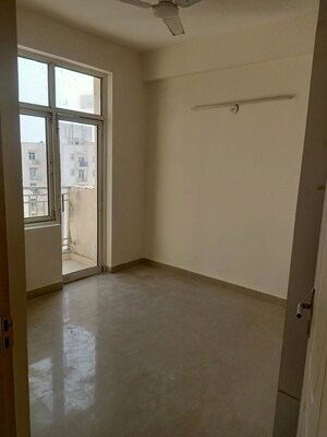 Room in 2 BHK Apartment at Shree Vardhman Mantra, Sector 67 – for Rent