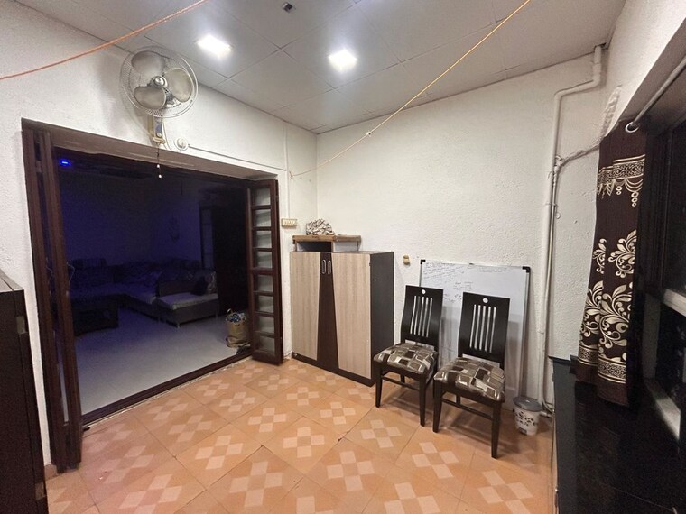 Living Room, aishwaryam-greens-co-operative-housing-society 2 Bedroom 950 Sq.Ft. Apartment In Wakad Pune 10597234