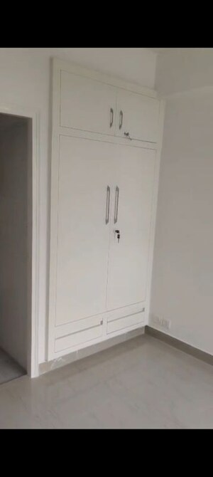 Room in 3 BHK Apartment at Today Ridge Residency, Sector 135 – for Rent