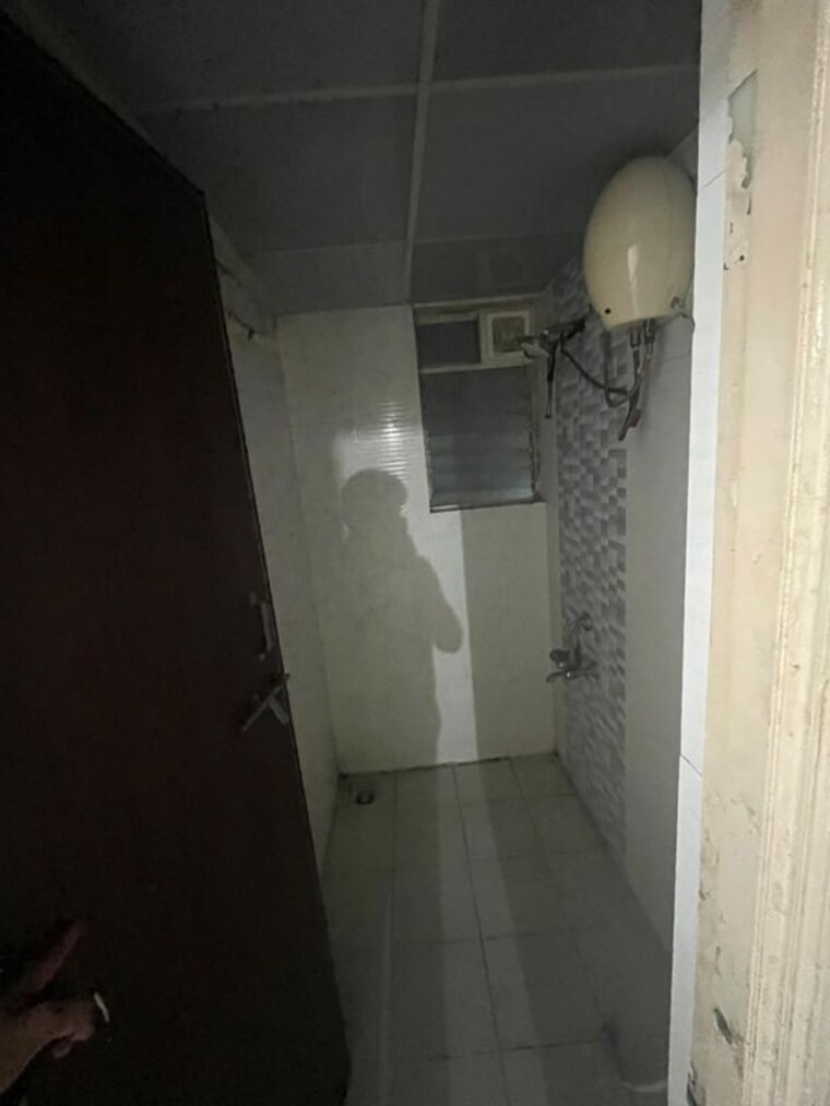 Bathroom, goel-ganga-cypress 1 Bedroom 450 Sq.Ft. Apartment In Tathawade Pune 10597258