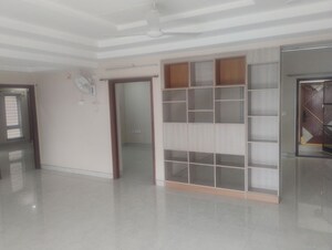Room in 3 BHK Apartment at RR Village Pointe, Manikonda – for Rent