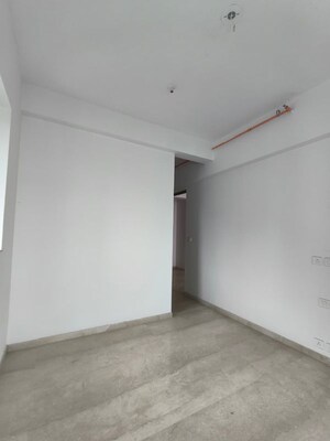 Room in 3 BHK Apartment at Kalpataru Immensa, Kolshet Road – for Sale