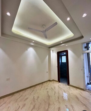 Room in 3 BHK Builder Floor at Ultima 107, Sector 104 – for Sale