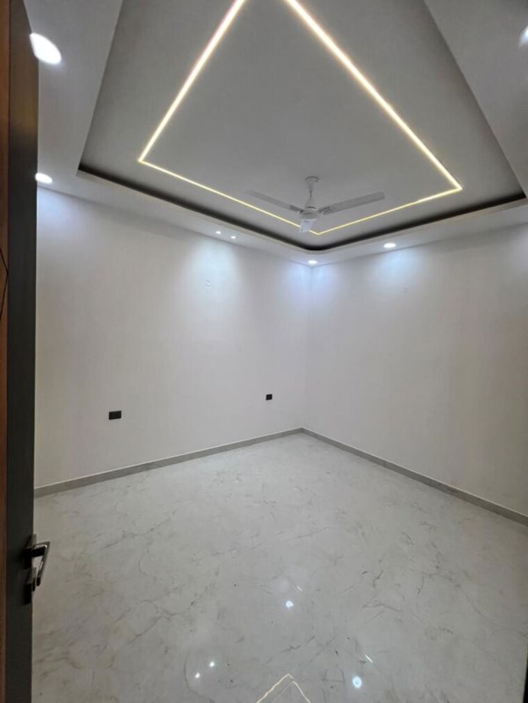 Room, ultima-107 3 Bedroom 1610 Sq.Ft. Builder Floor In Sector 104 Noida 10597255