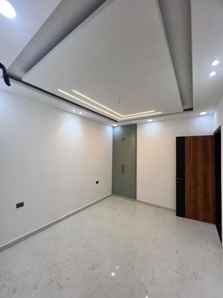 Room, ultima-107 3 Bedroom 1610 Sq.Ft. Builder Floor In Sector 104 Noida 10597255