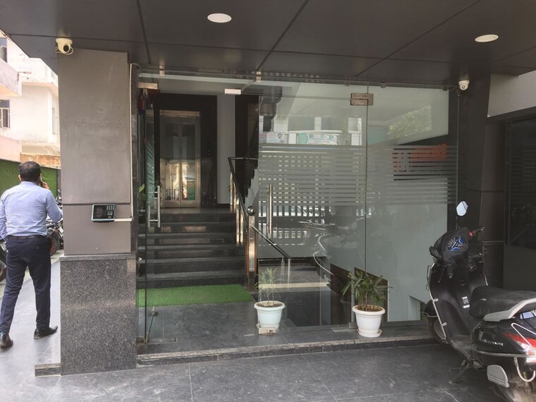Exterior View, sector 63 Commercial Warehouse 1000 Sq.Ft. In Sector 63 Noida 10597239