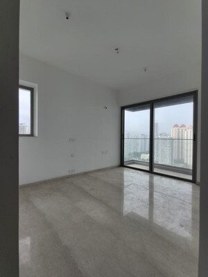 Room in 3 BHK Apartment at Kalpataru Immensa, Kolshet Road – for Sale