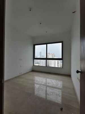 Room in 3 BHK Apartment at Kalpataru Immensa, Kolshet Road – for Sale