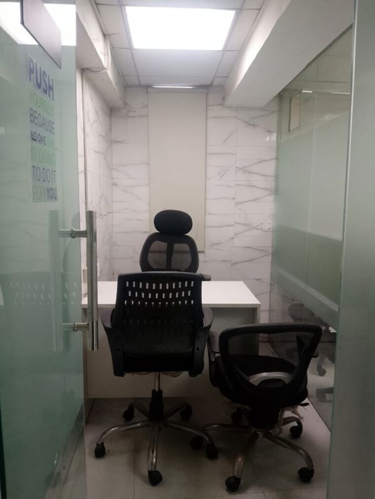 Team Area, sector 16 Commercial Office Space 600 Sq.Ft. In Sector 16 Noida 10597270