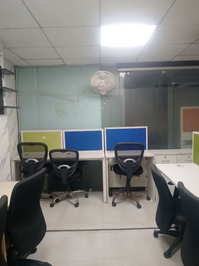 Team Area, sector 16 Commercial Office Space 600 Sq.Ft. In Sector 16 Noida 10597270