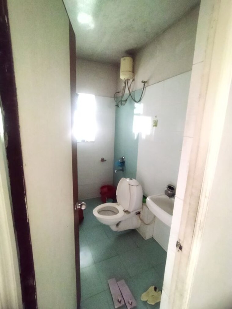 Bathroom, kumar-palmgrove 3 Bedroom 1250 Sq.Ft. Apartment In Kondhwa Pune 9197116