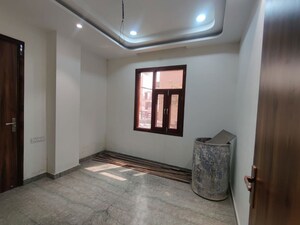 Room in 5 BHK Builder Floor at Rohini Sector 15 – for Sale