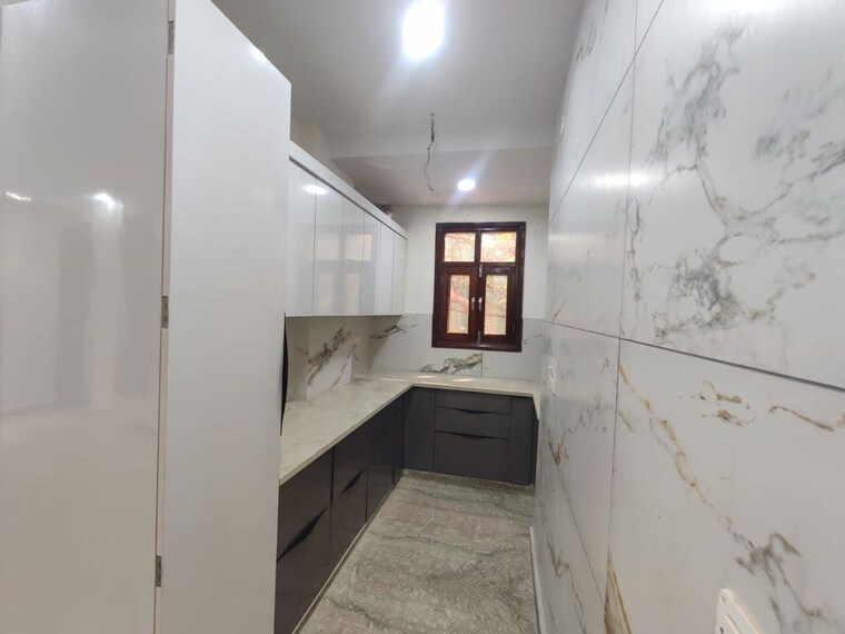 Kitchen, rohini sector 15 5 Bedroom 1200 Sq.Ft. Builder Floor In Rohini Sector 15 Delhi 10597299