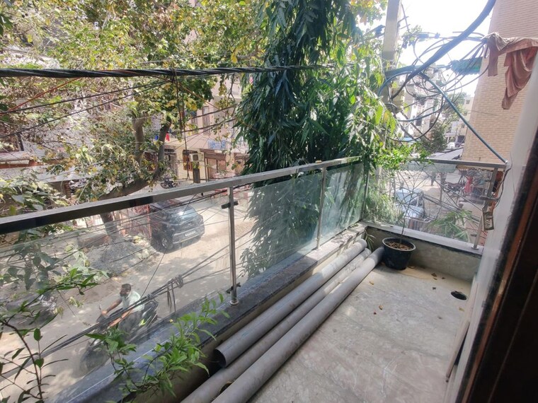 Balcony, rohini sector 15 5 Bedroom 1200 Sq.Ft. Builder Floor In Rohini Sector 15 Delhi 10597299