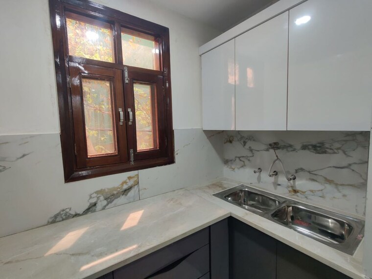 Kitchen, rohini sector 15 5 Bedroom 1200 Sq.Ft. Builder Floor In Rohini Sector 15 Delhi 10597299