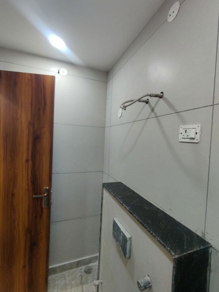 Kitchen, rohini sector 15 5 Bedroom 1200 Sq.Ft. Builder Floor In Rohini Sector 15 Delhi 10597299