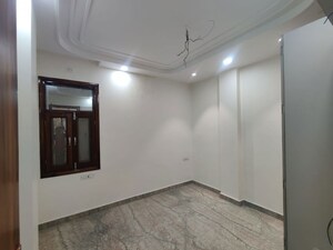 Room in 5 BHK Builder Floor at Rohini Sector 15 – for Sale
