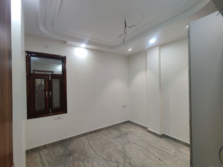Room, rohini sector 15 5 Bedroom 1200 Sq.Ft. Builder Floor In Rohini Sector 15 Delhi 10597299