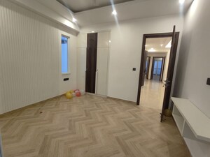Room in 3 BHK Apartment at Raj One Good Earth, Sector 71 – for Rent