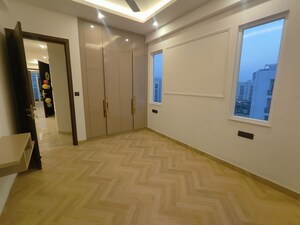 Room in 3 BHK Apartment at Raj One Good Earth, Sector 71 – for Rent