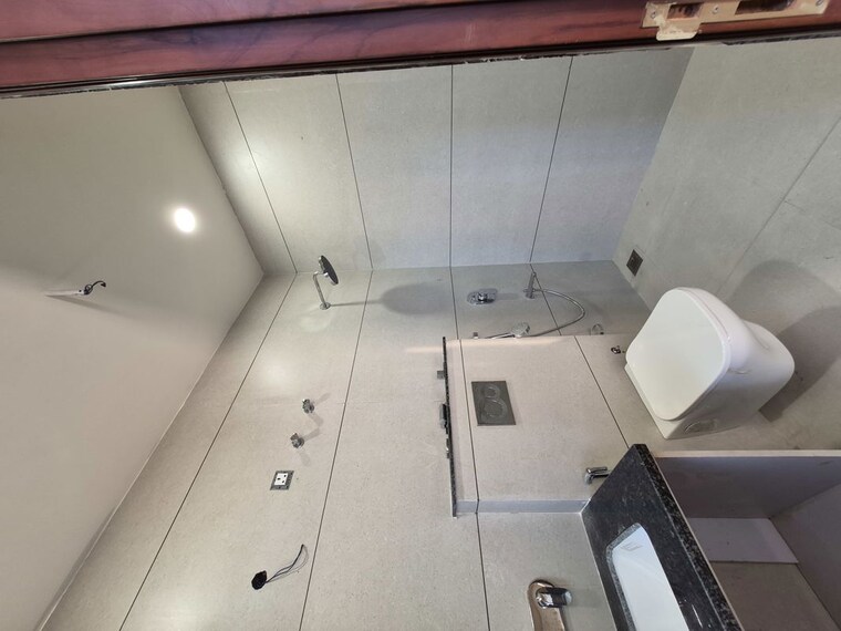 Bathroom, sector 45 2.5 Bedroom 1100 Sq.Ft. Builder Floor In Sector 45 Gurgaon 10597319