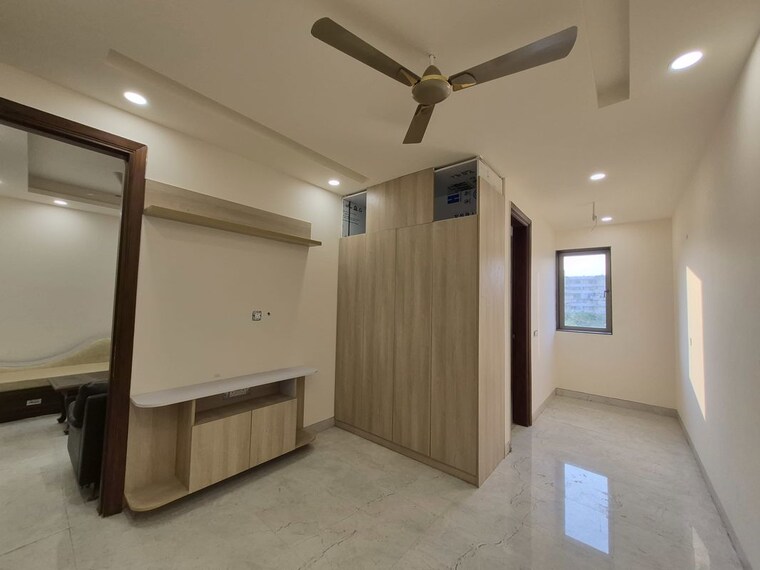 Room, sector 45 2.5 Bedroom 1100 Sq.Ft. Builder Floor In Sector 45 Gurgaon 10597319