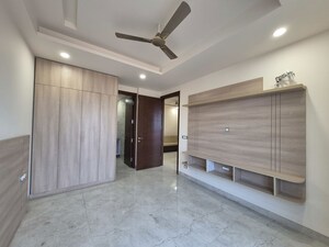 Room in 2.5 BHK Builder Floor at Sector 45 – for Rent