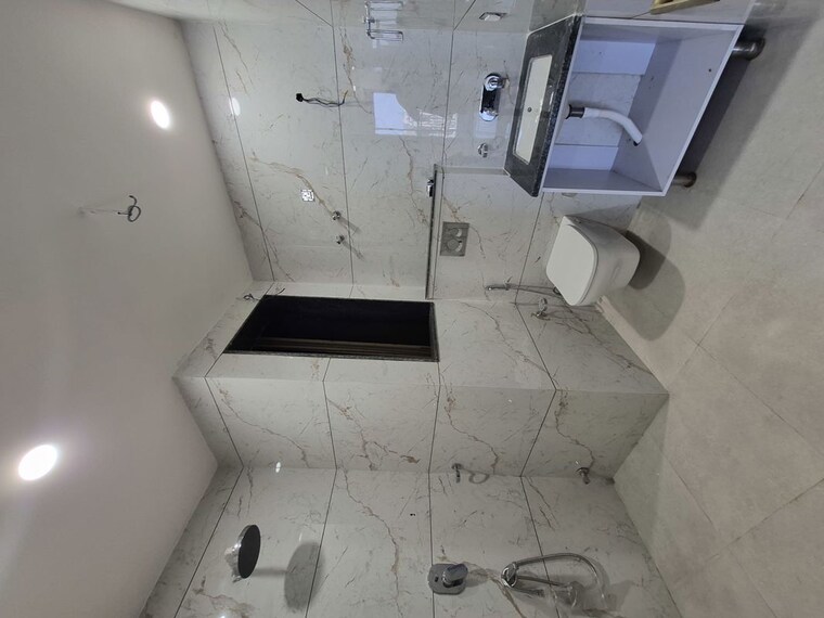 Bathroom, sector 45 2.5 Bedroom 1100 Sq.Ft. Builder Floor In Sector 45 Gurgaon 10597319
