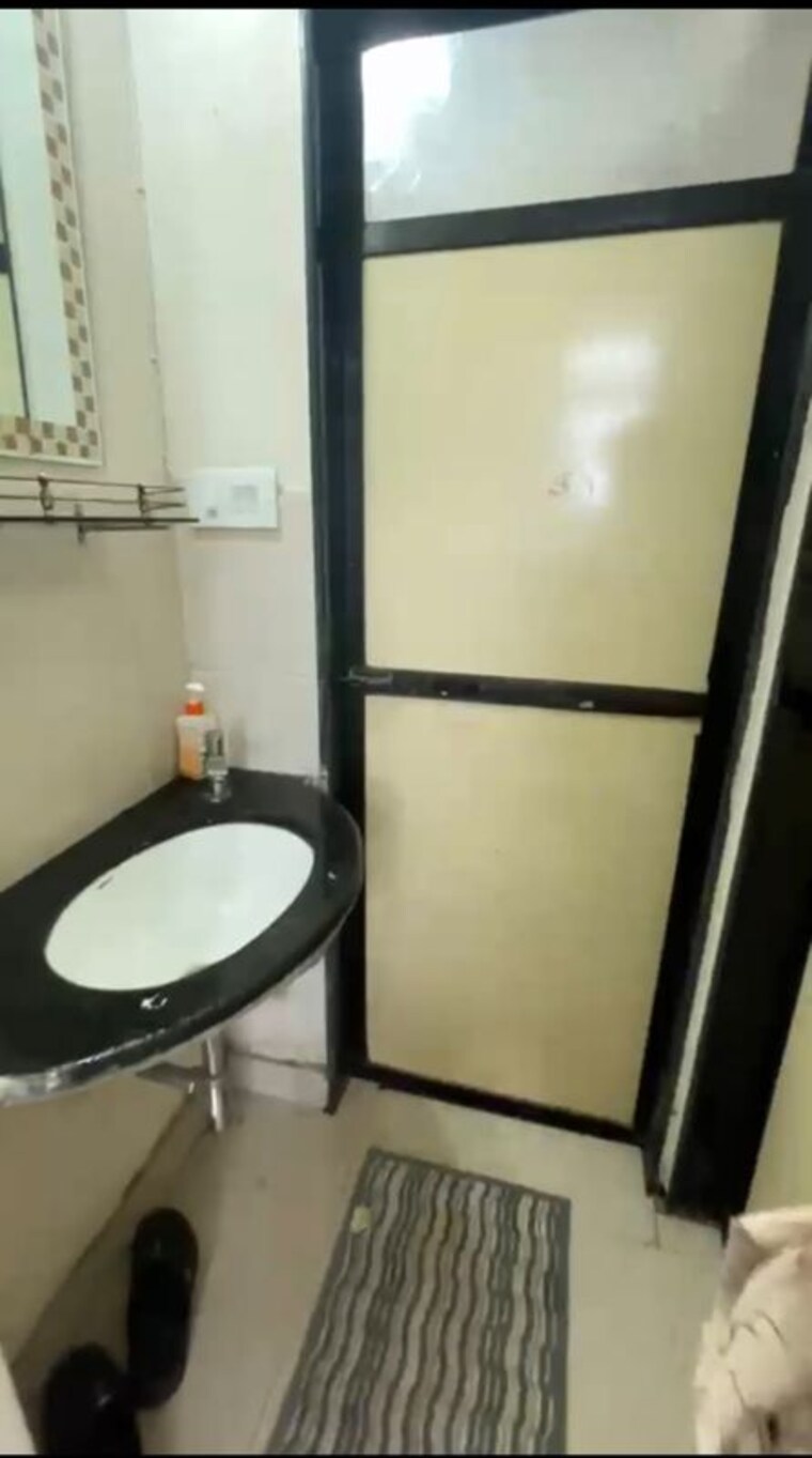 Bathroom, shree-sai-ram-society 1 Bedroom 420 Sq.Ft. Apartment In Goregaon West Mumbai 10597337