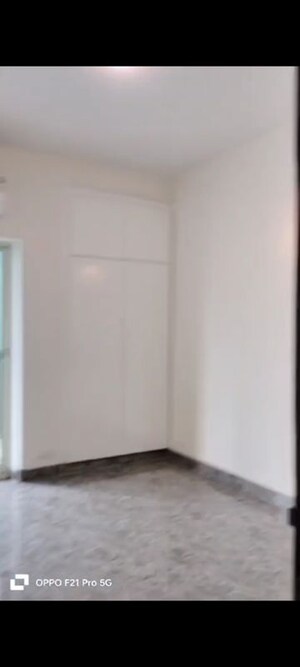 Room in 2 BHK Apartment at Panchsheel Greens II, Sector 16 Greater Noida – for Rent
